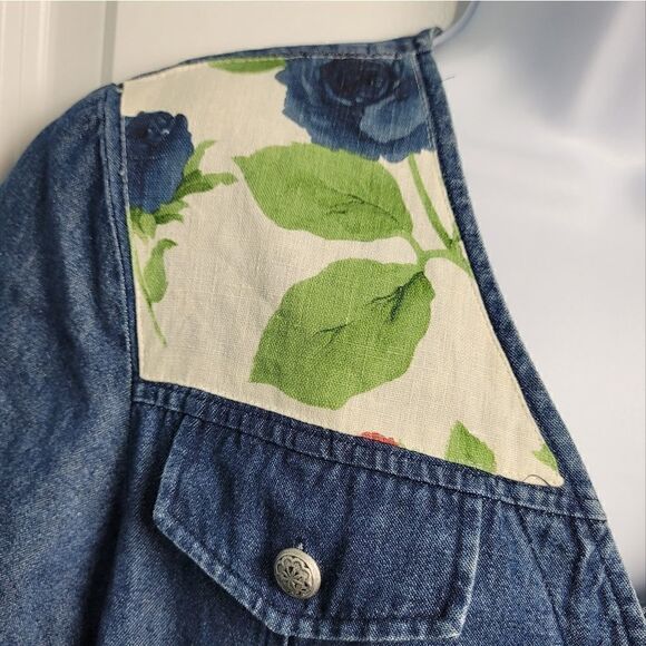 Vintage ON THE VERGE Top - Picture 3 of 9